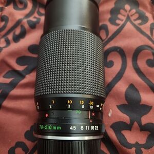 Yashica Black Lens with Textured Grip and Precision Engineering